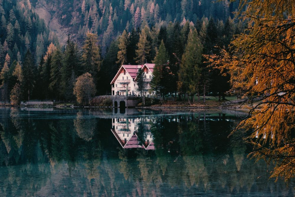 Lakeside Holiday Home