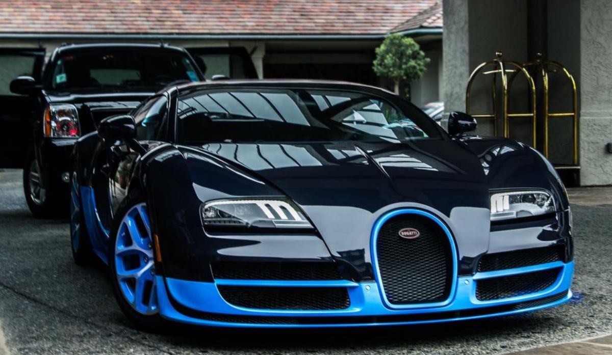 Blue on Blue Bugatti Veyron