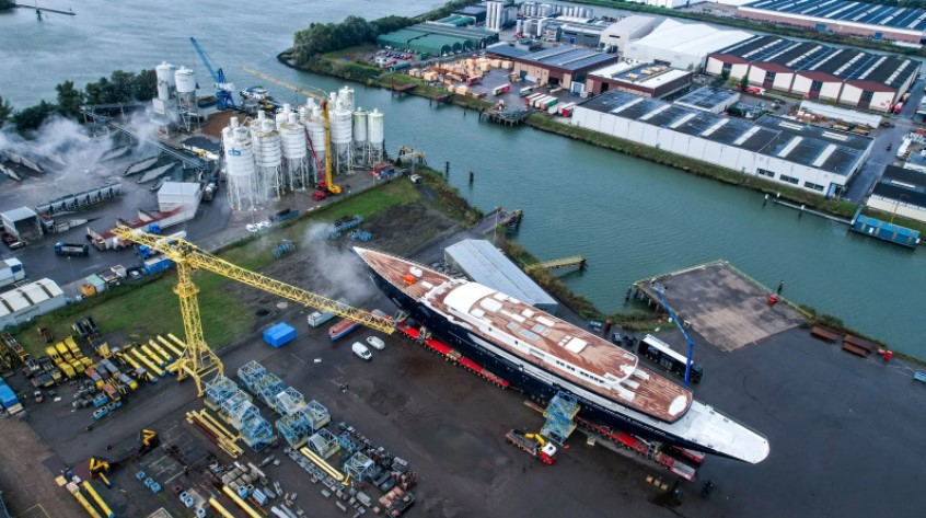 Jeff Bezos Yacht under construction