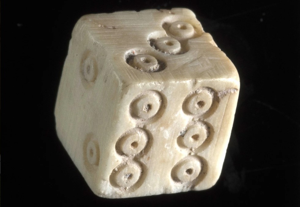 Dice made of bone found in Jerusalem