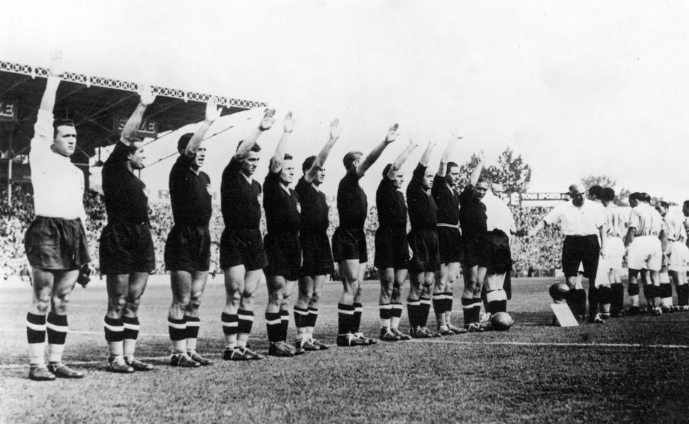 Pre-war Italian World Cup winning team in black shirts