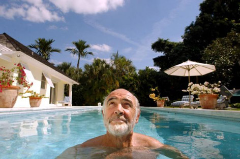 a selfie on sean connery enjoying a swin in his bahamas residence private pool